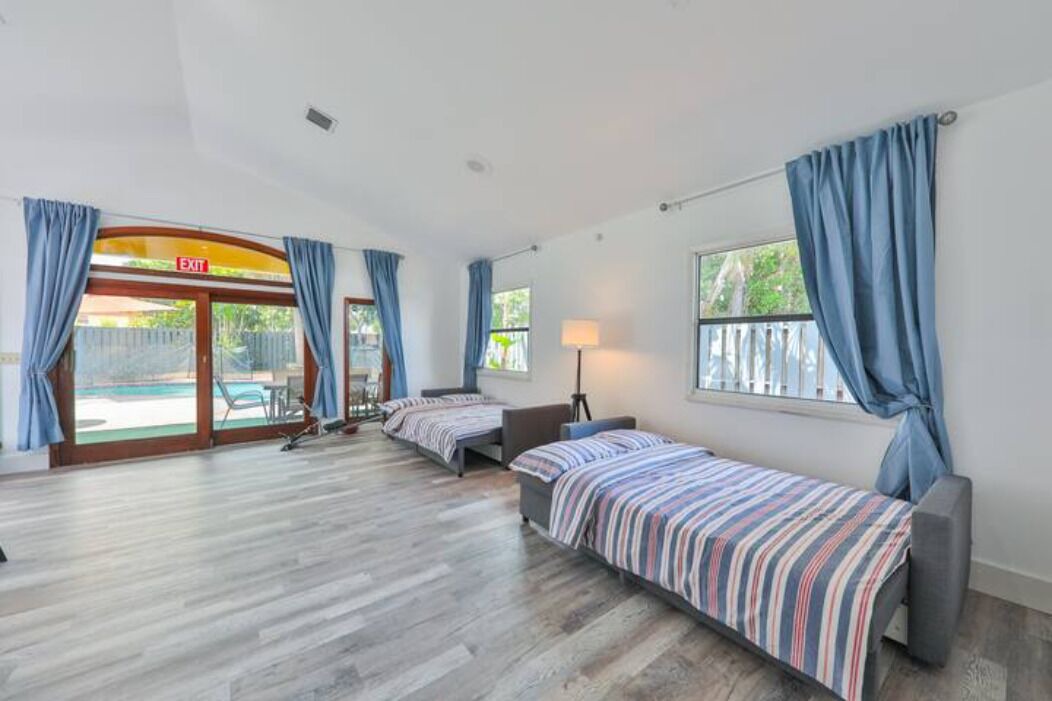 Photo of Bedroom in Royal Poinciana