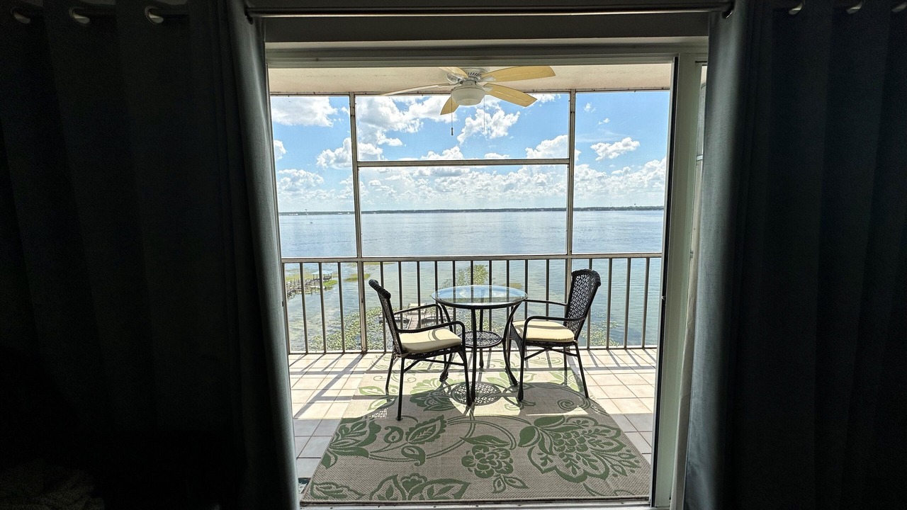 Photo of Patio Balcony in Sebring