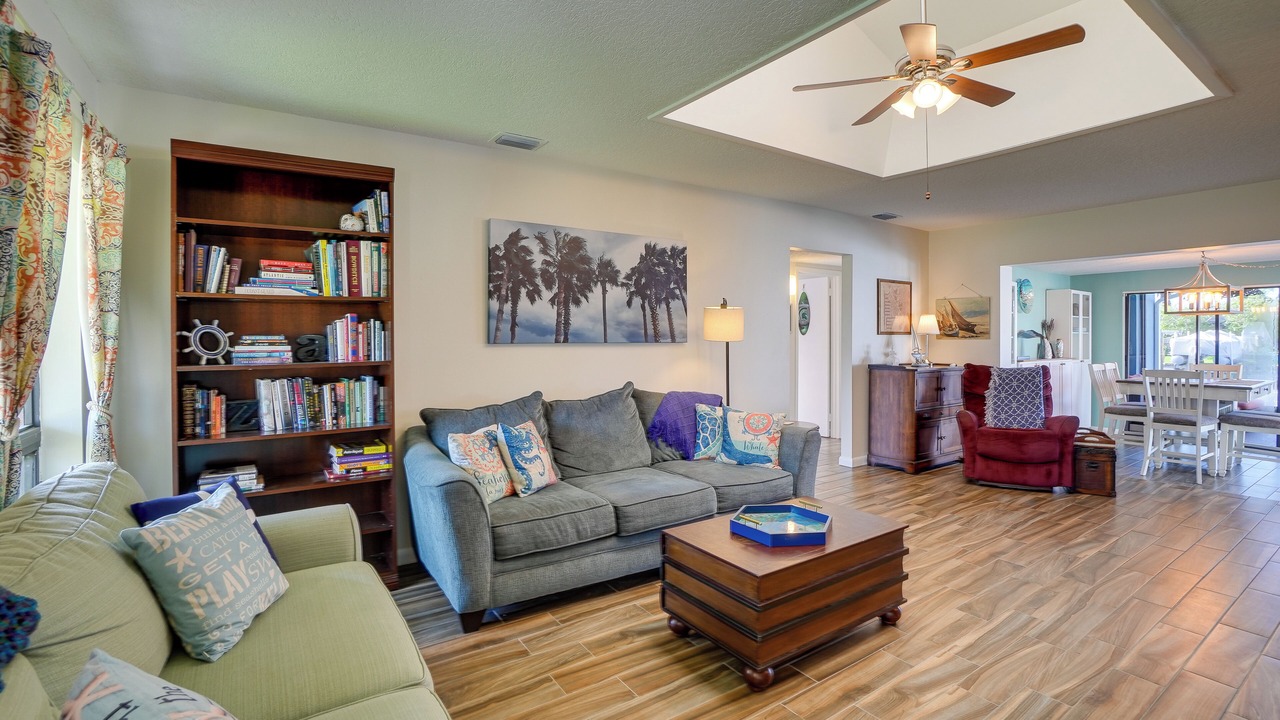 Photo of Livingroom in Bay Crest Park