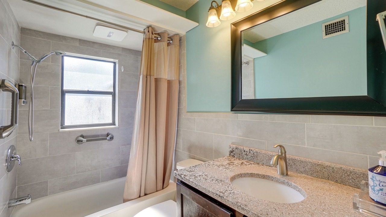 Photo of Bathroom in Bay Crest Park
