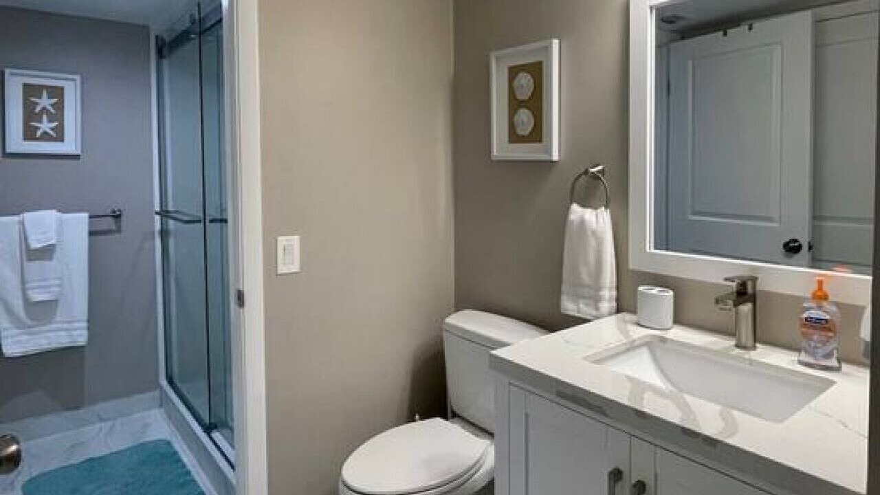 Photo of Bathroom in Jupiter Bay