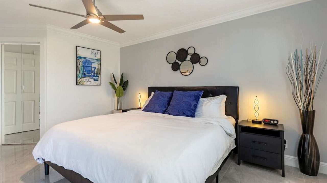 Photo of Bedroom in Jupiter Bay