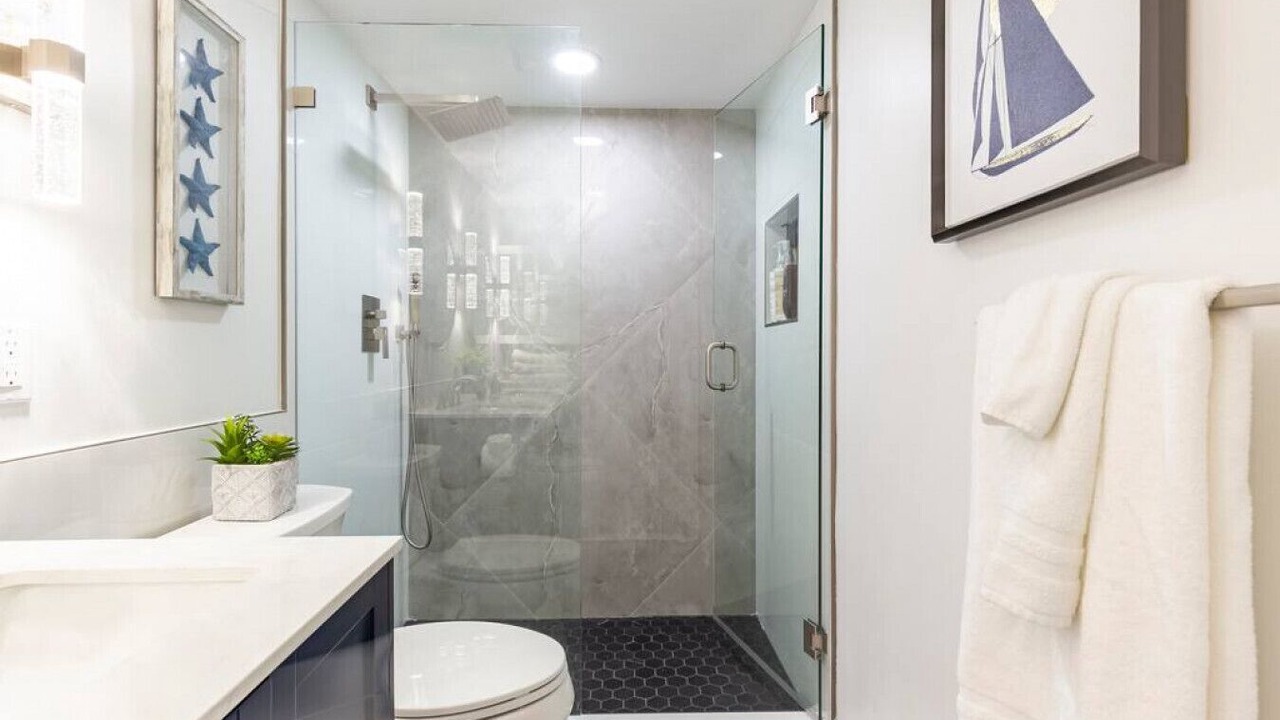Photo of Bathroom in Jupiter Bay