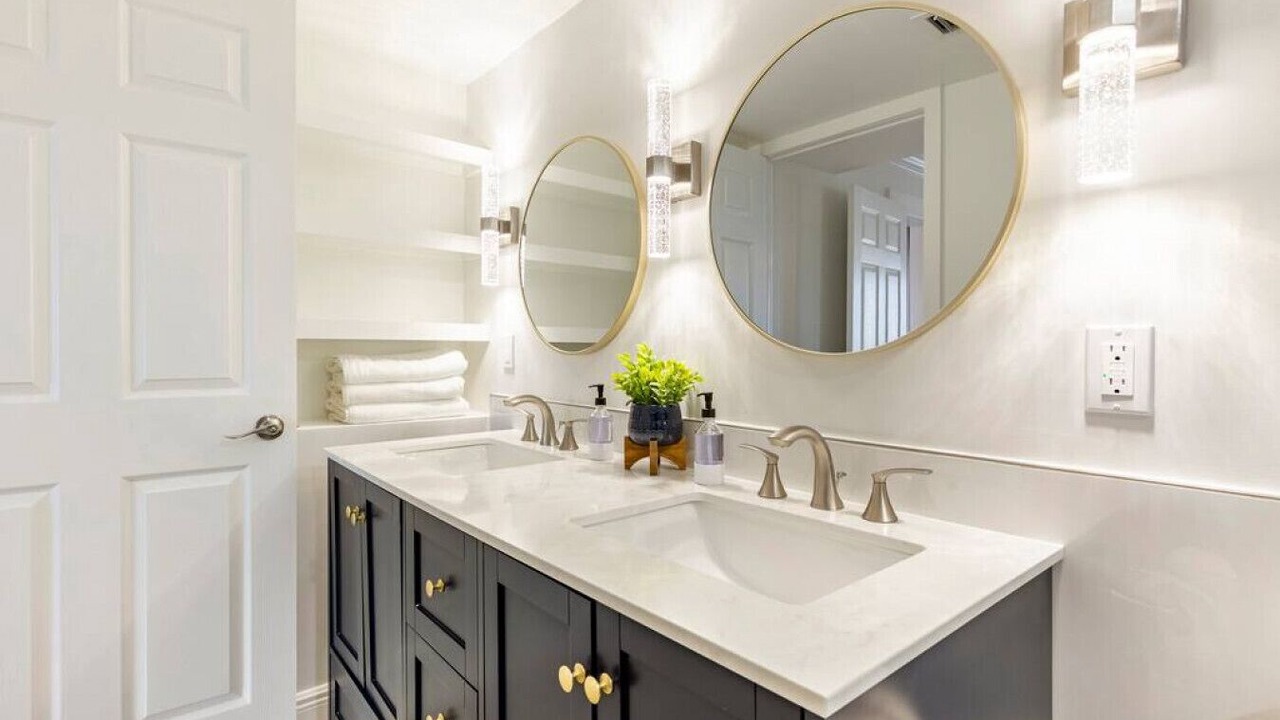 Photo of Bathroom in Jupiter Bay