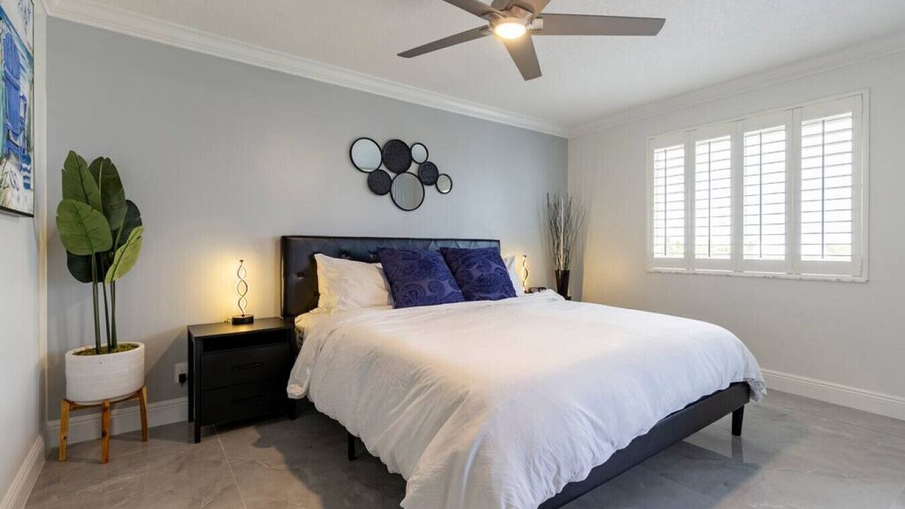 Photo of Bedroom in Jupiter Bay