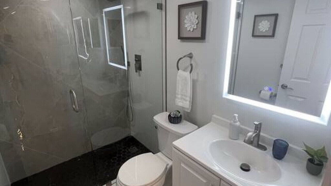 Photo of Bathroom in Jupiter Bay