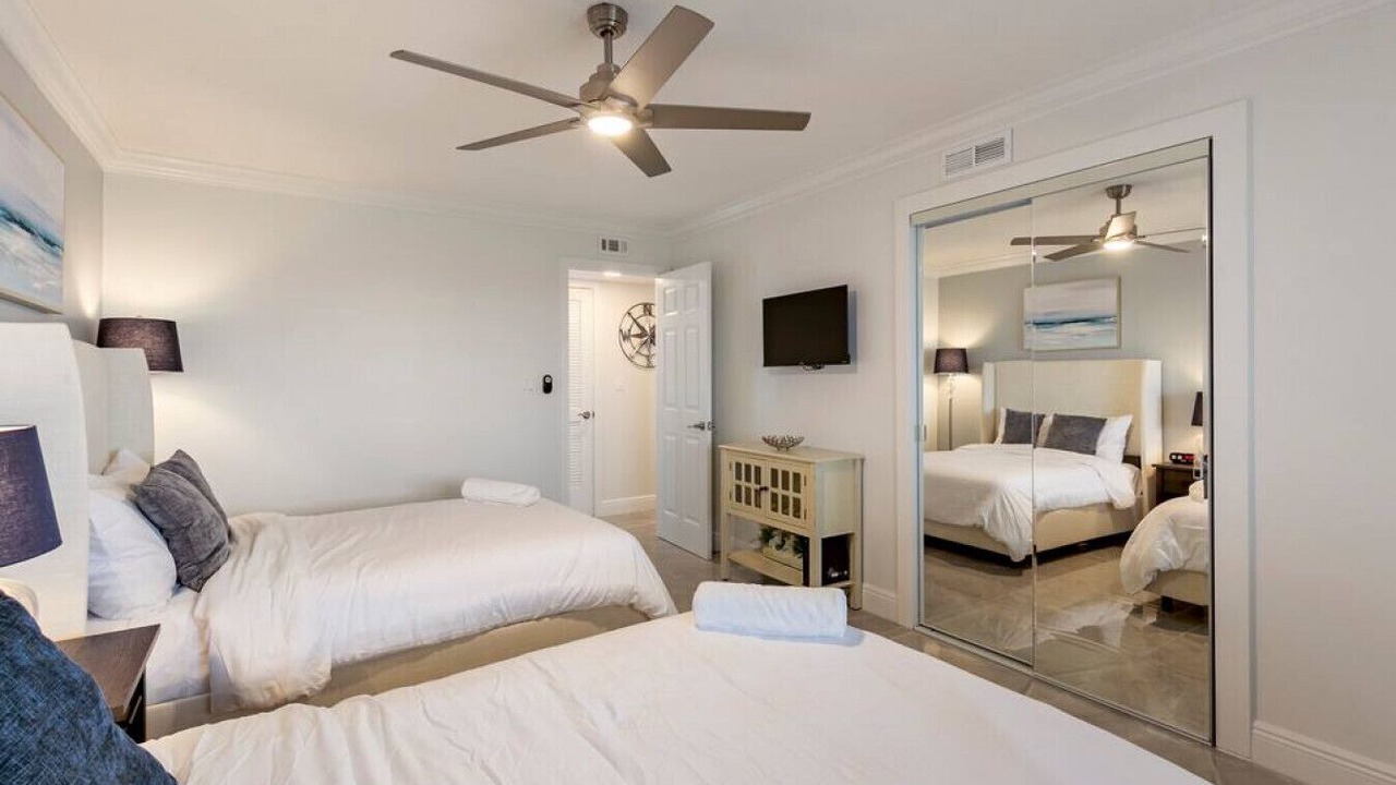 Photo of Bedroom in Jupiter Bay
