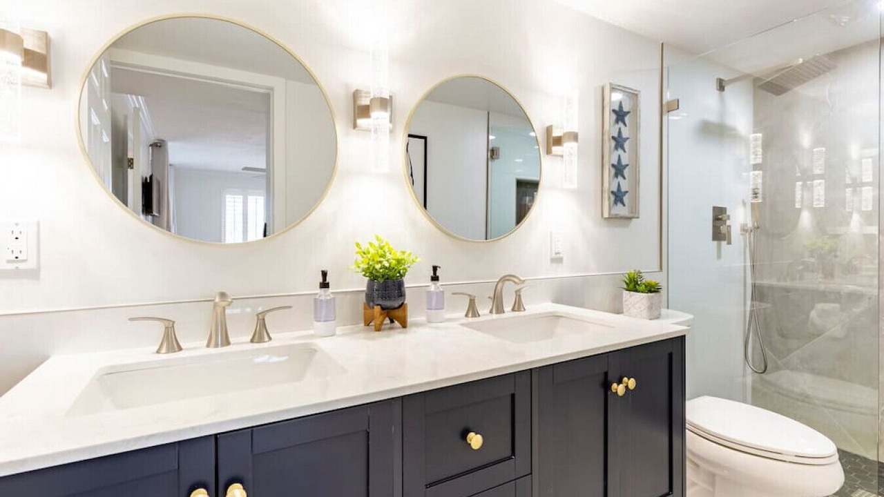 Photo of Bathroom in Jupiter Bay