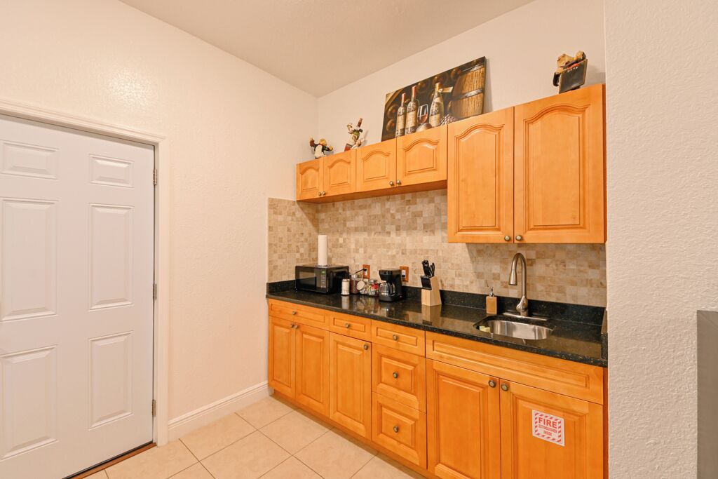 Photo of Kitchen in Limona Improvement