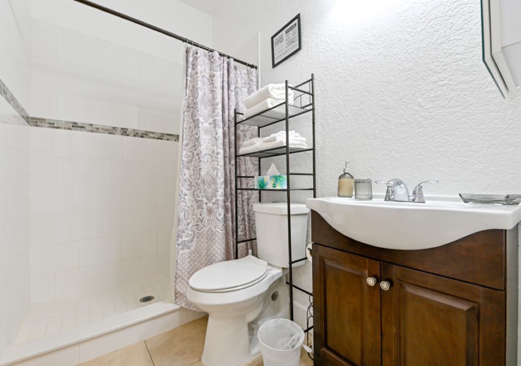 Photo of Bathroom in Limona Improvement
