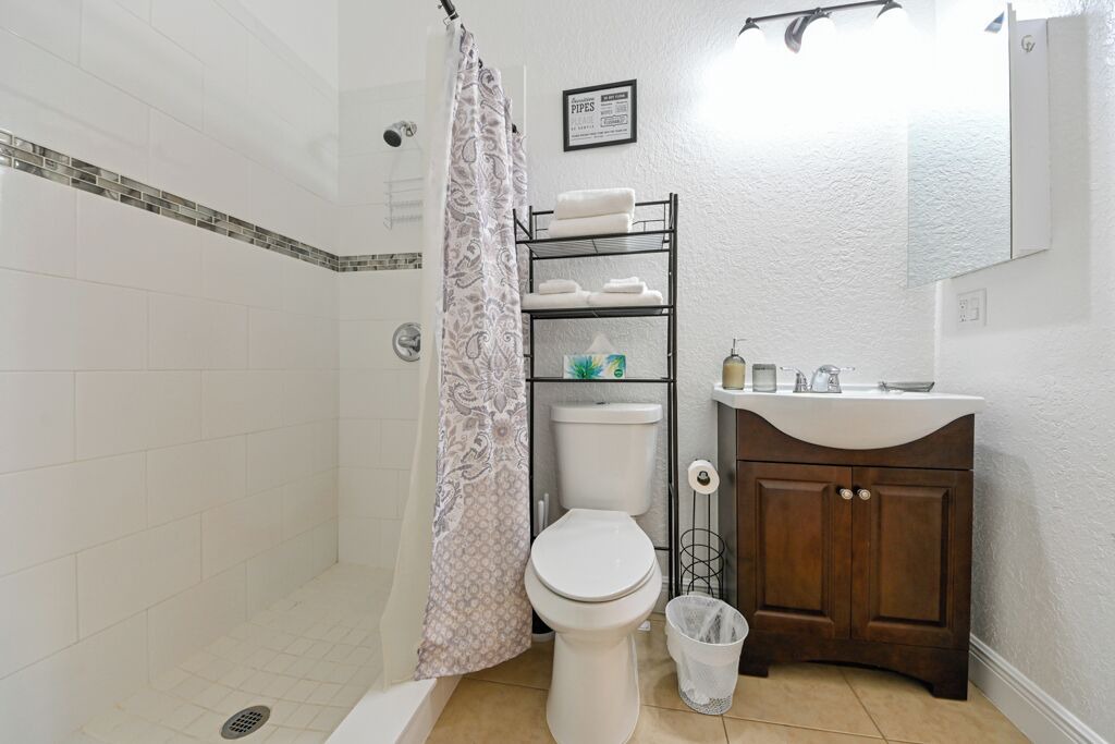 Photo of Bathroom in Limona Improvement