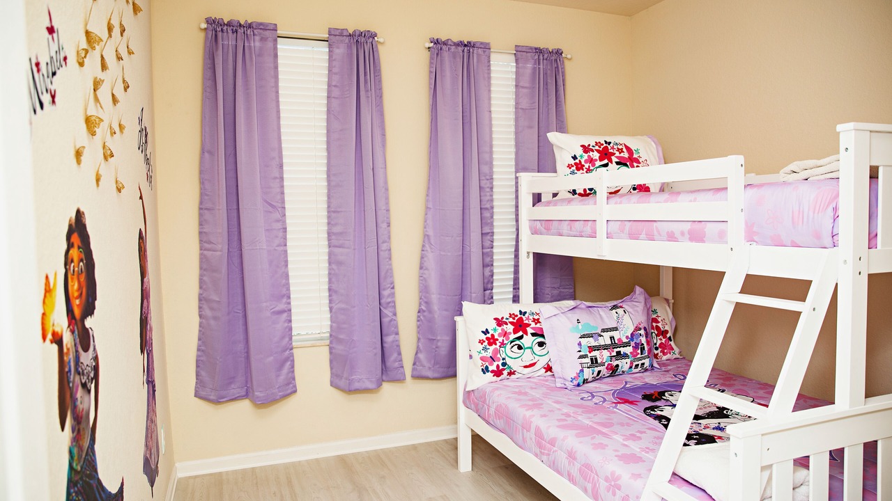 Photo of Bedroom in Trafalgar Village