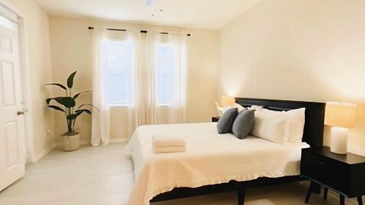 Photo of Bedroom in Trafalgar Village