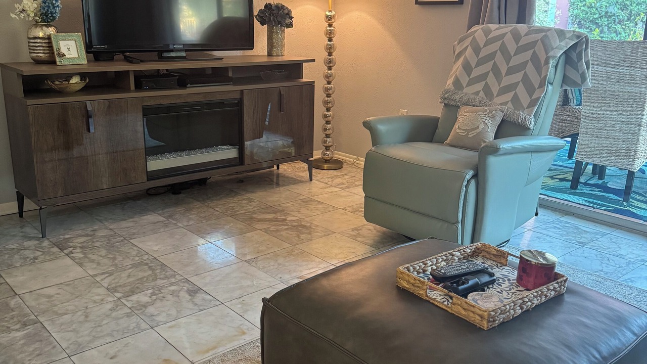 Photo of Livingroom in Bayview