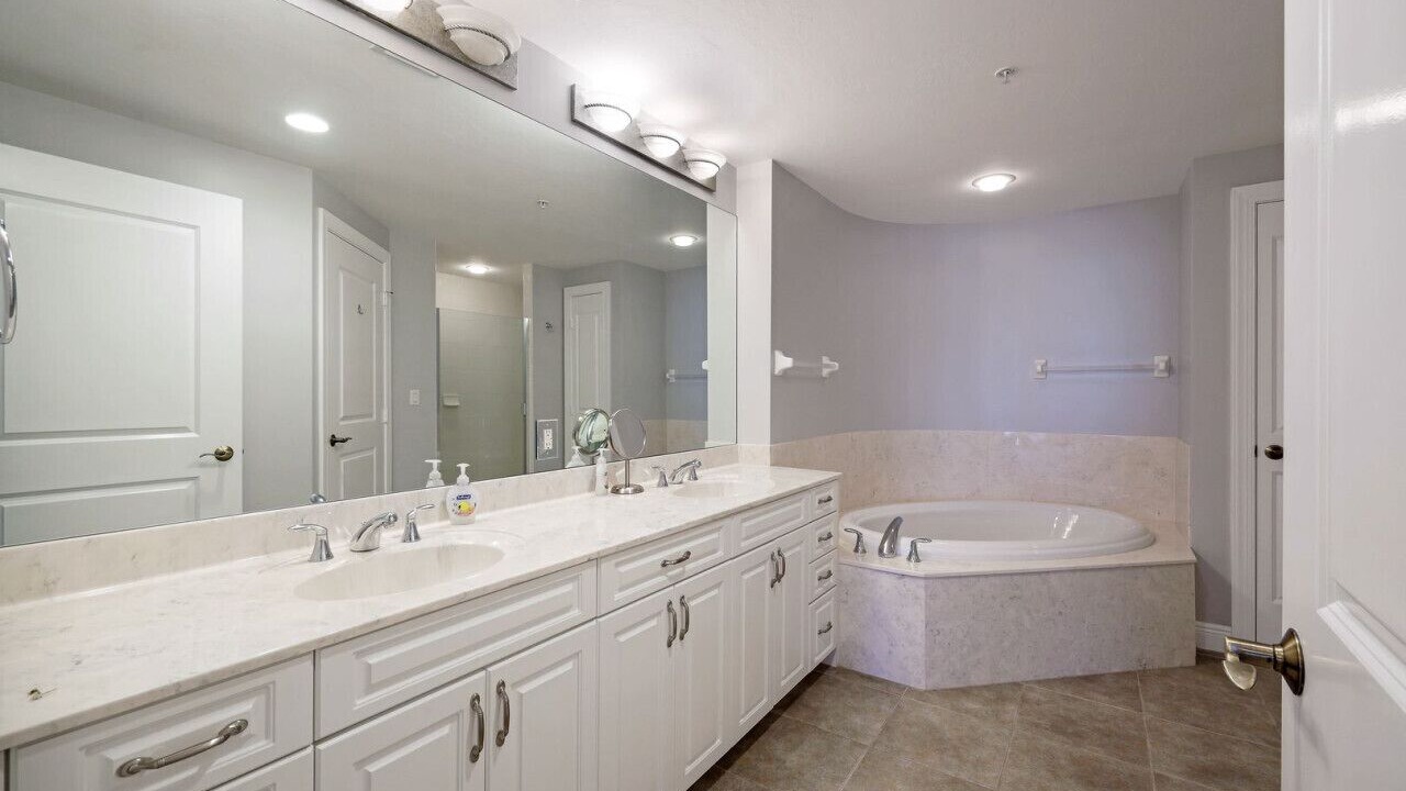 Photo of Bathroom in Cape Harbour