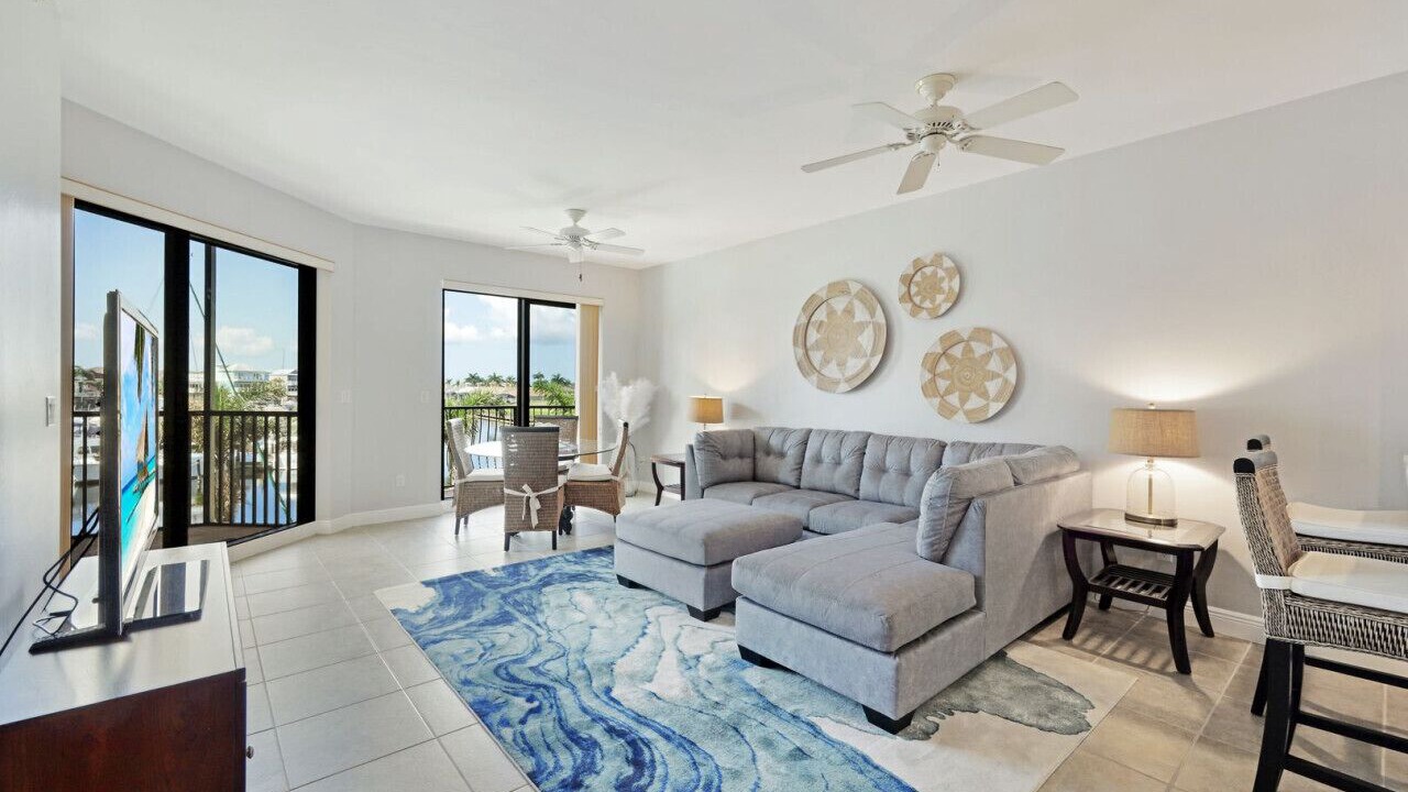 Photo of Livingroom in Cape Harbour