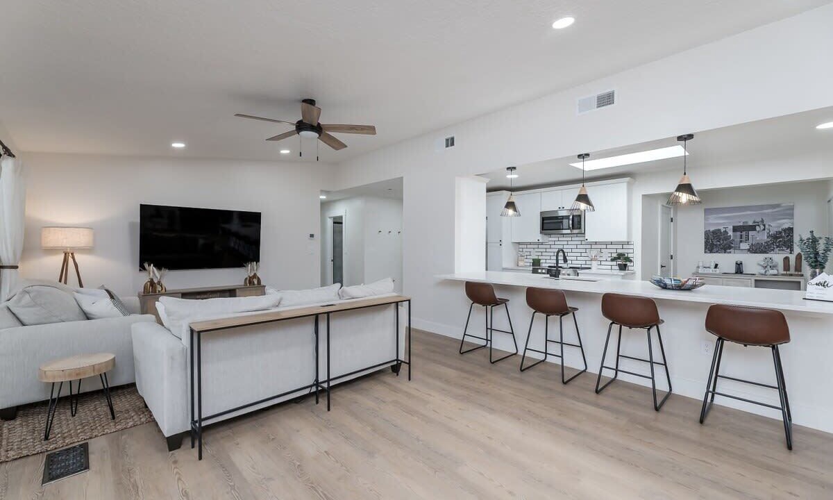 Photo of Livingroom in Fruit Cove