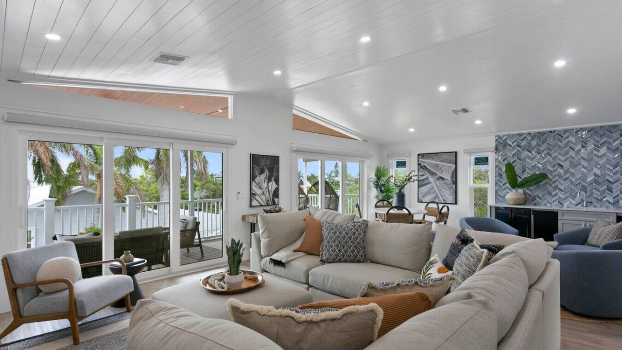 Photo of Livingroom in Bradenton Beach