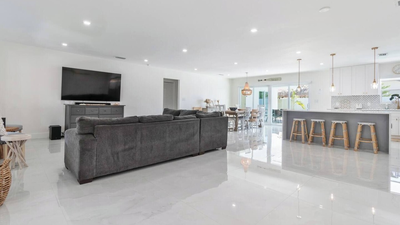Photo of Livingroom in Garden Isles