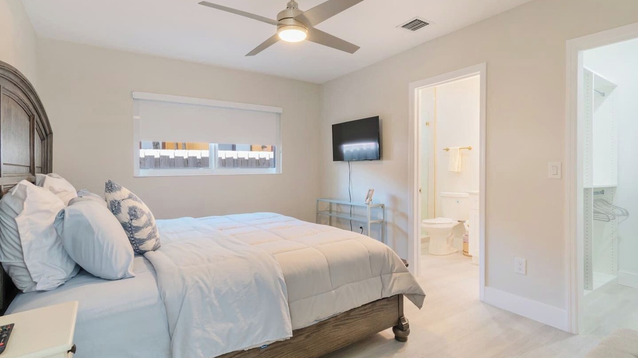 Photo of Bedroom in Lake Ridge