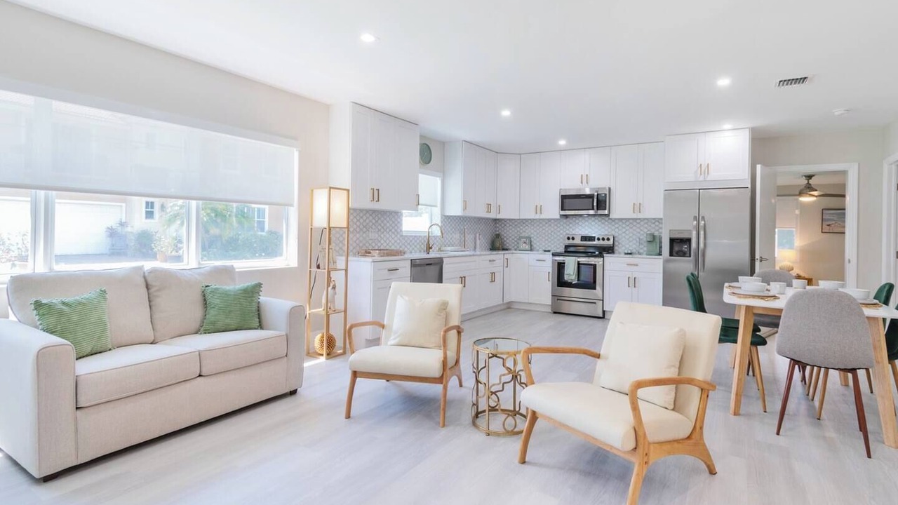 Photo of Livingroom in Lake Ridge