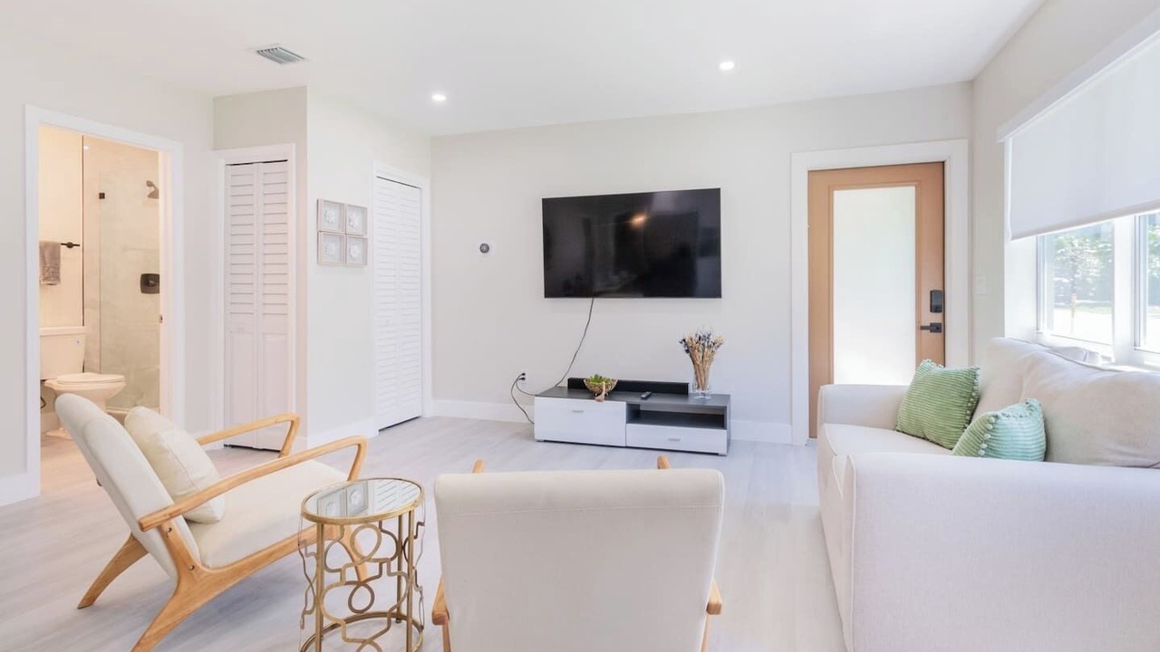 Photo of Livingroom in Lake Ridge