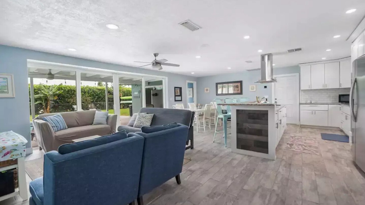 Photo of Livingroom in Hunt Club