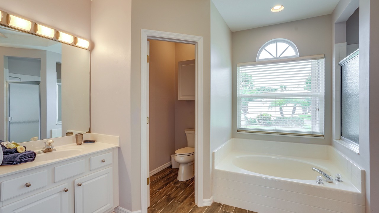 Photo of Bathroom in Beachwalk Isles