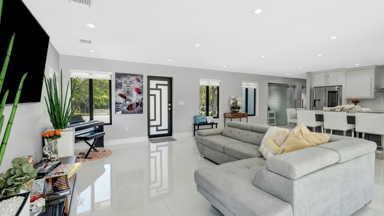 Photo of Livingroom in Miami Springs