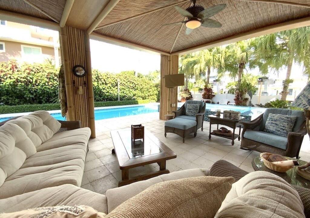 Photo of Livingroom in Venetian Shores