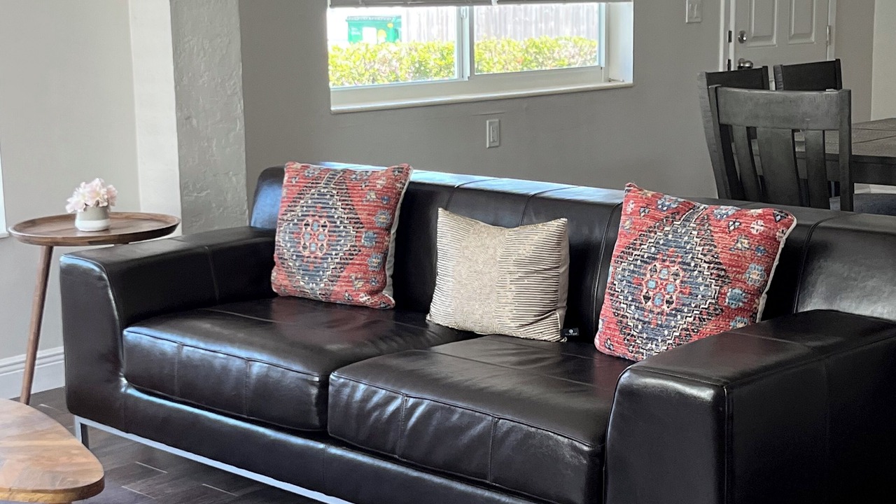 Photo of Livingroom in North River Shores