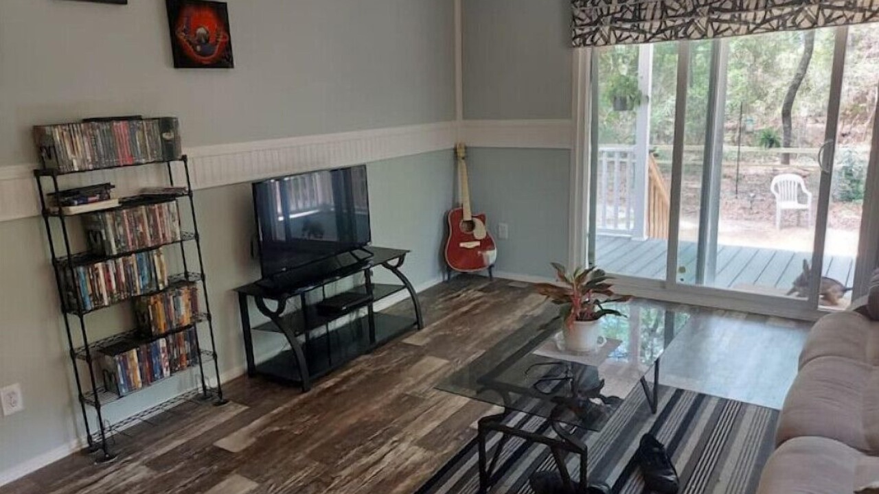 Photo of Livingroom in Lake City
