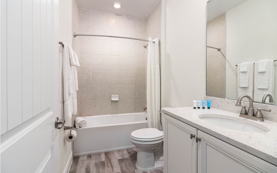 Photo of Bathroom in Bay Lake