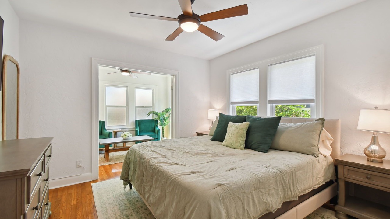 Photo of Bedroom in Crescent Heights