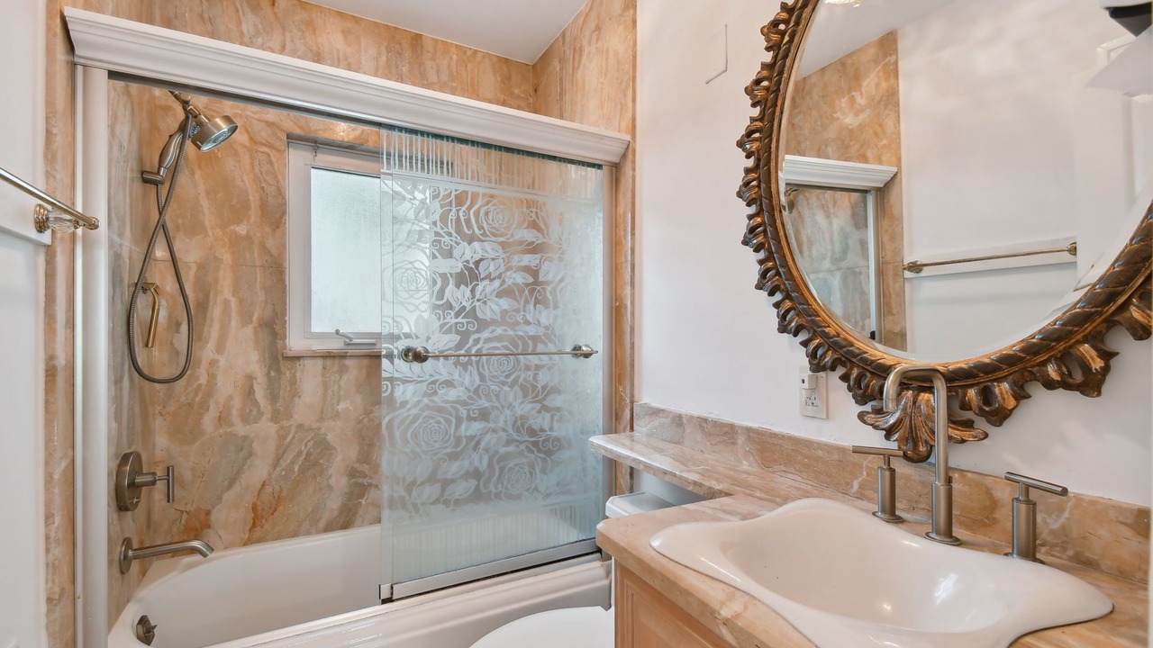 Photo of Bathroom in Crescent Heights