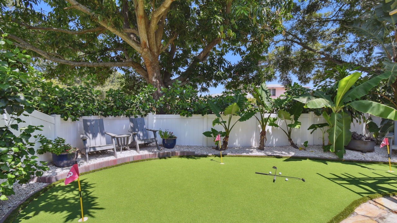 Photo of Outdoor in Crescent Heights