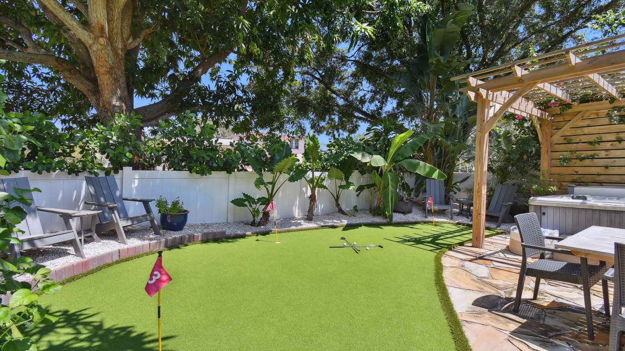 Photo of Outdoor in Crescent Heights