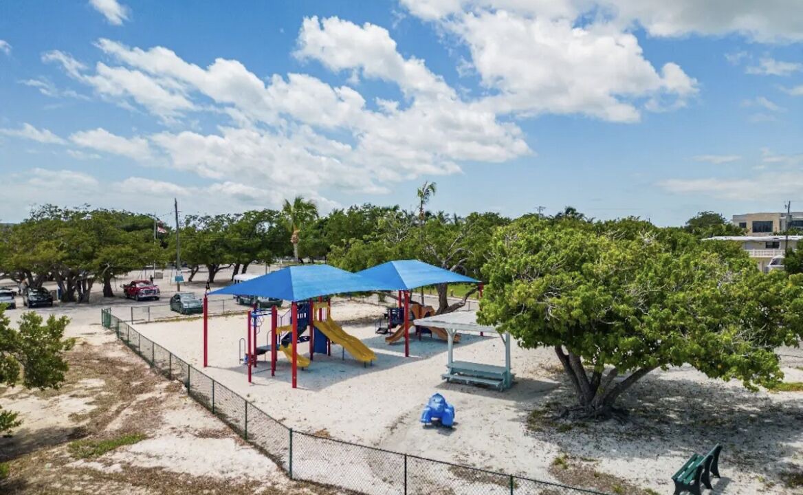 Photo of Others in Tavernier