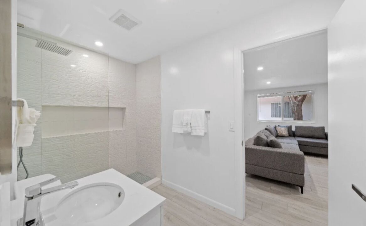 Photo of Bathroom in Tavernier