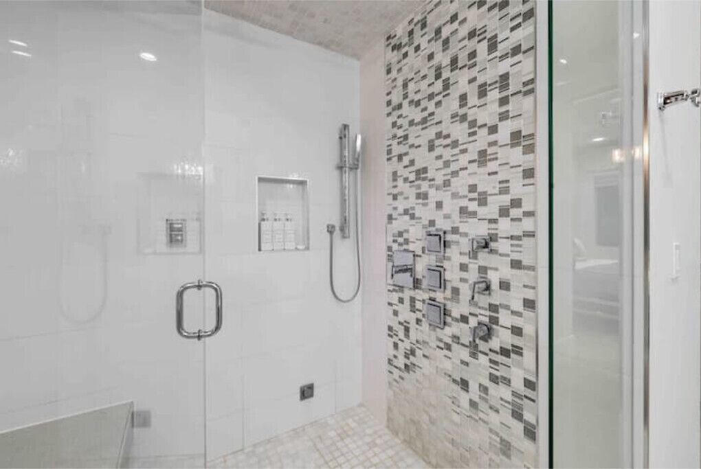 Photo of Bathroom in Colee Hammock