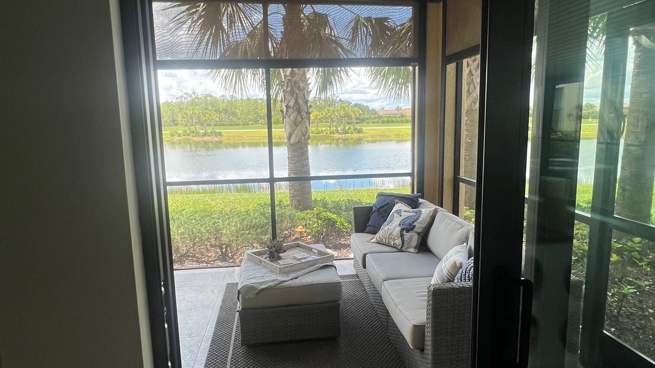 Photo of Livingroom in Pelican Preserve