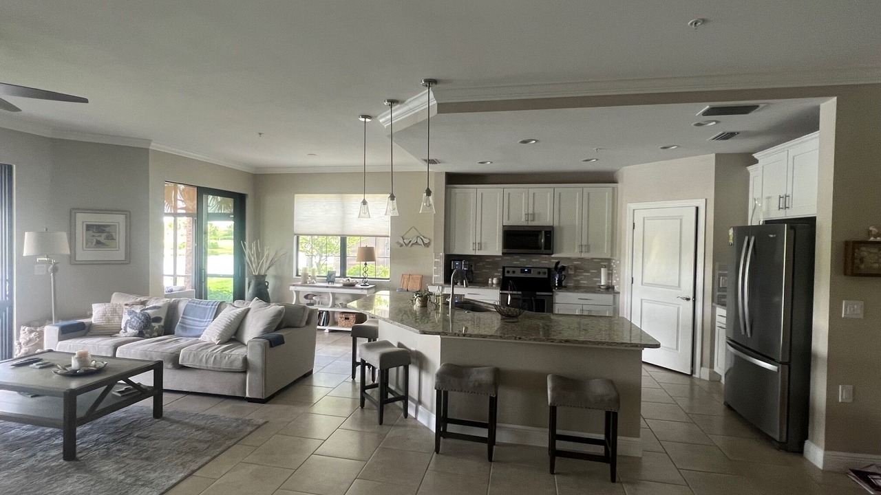 Photo of Livingroom in Pelican Preserve