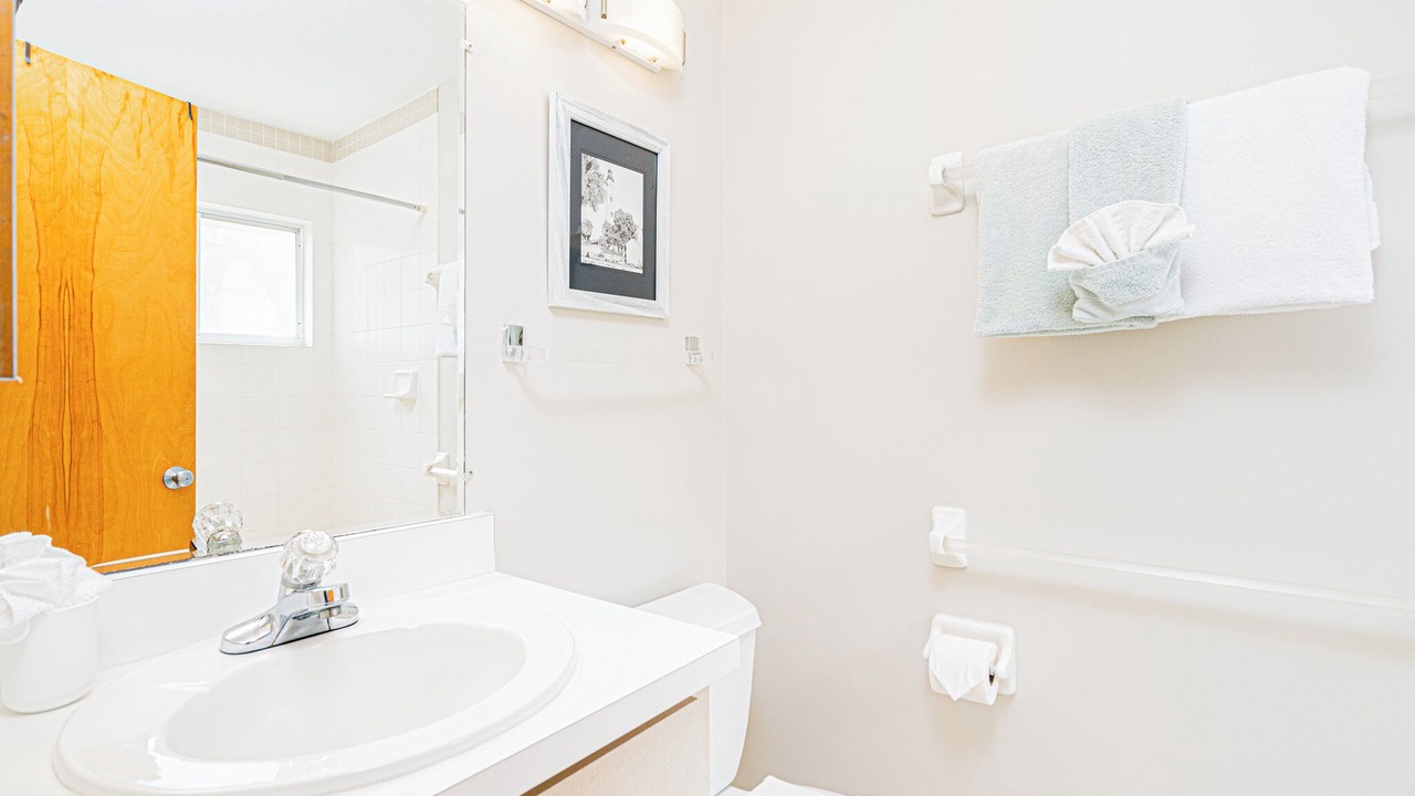 Photo of Bathroom in Wilbur-By-The-Sea