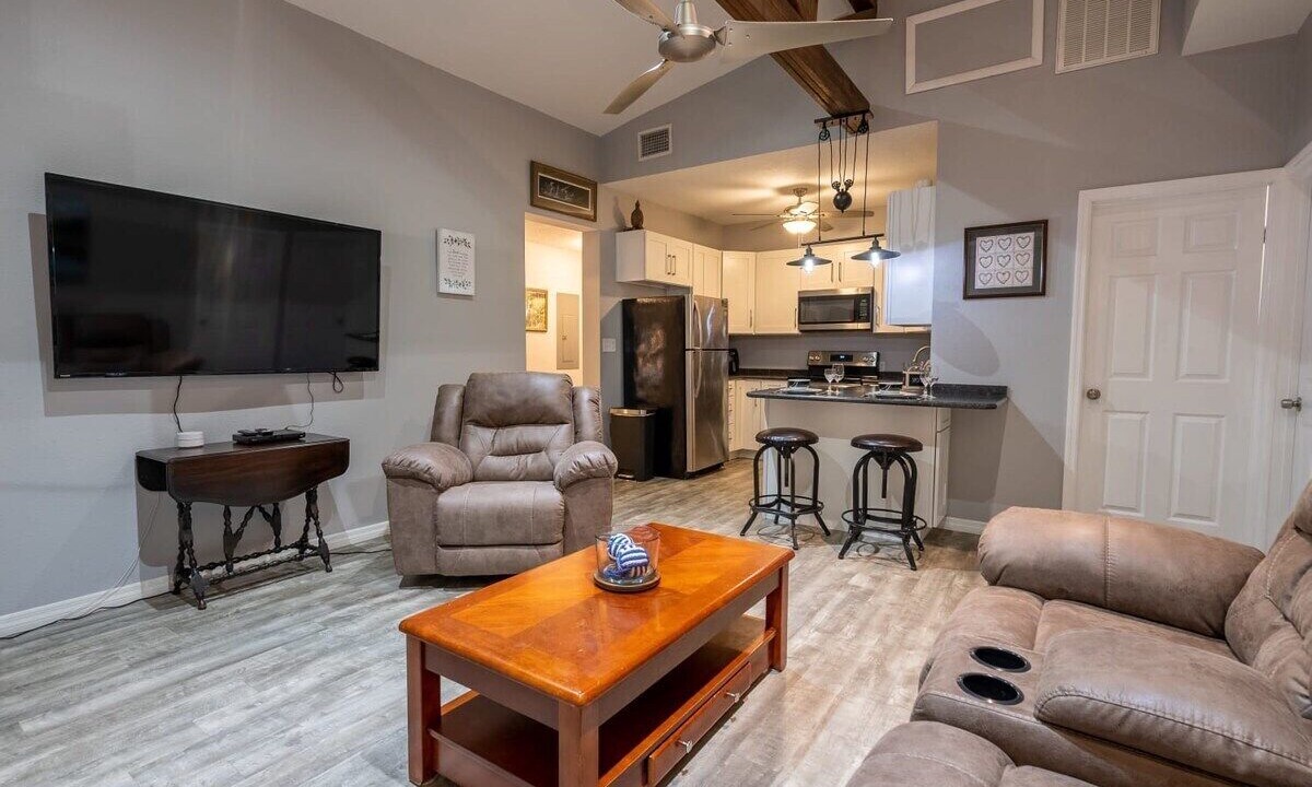 Photo of Livingroom in Forest City