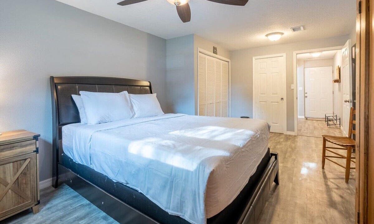 Photo of Bedroom in Forest City