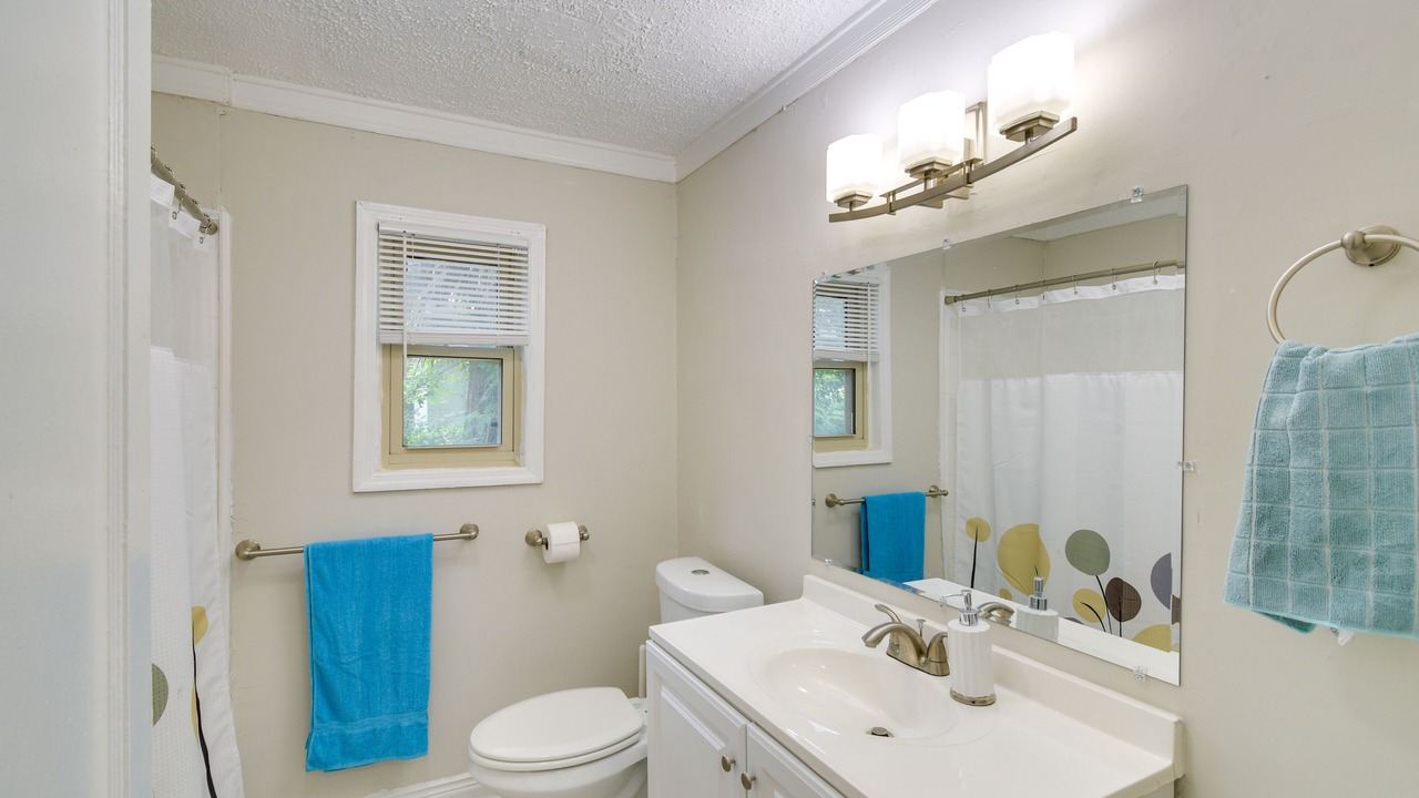 Photo of Bathroom in Lakeshore South
