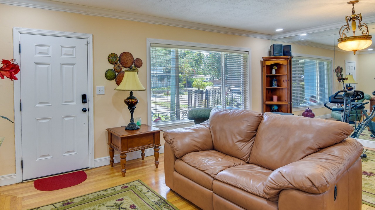 Photo of Bedroom in El Portal