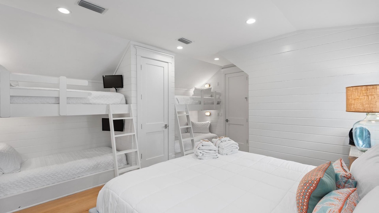 Photo of Bedroom in Forest District