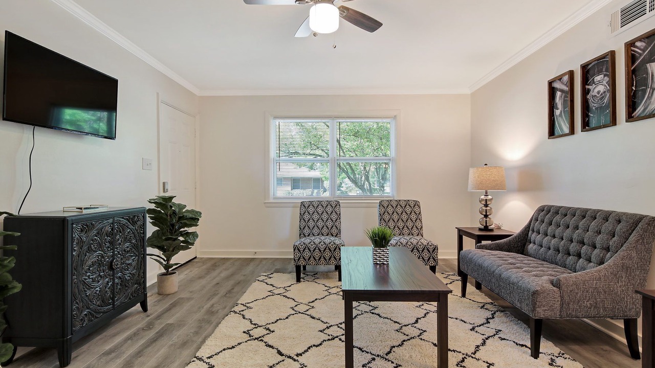 Photo of Livingroom in Midtown