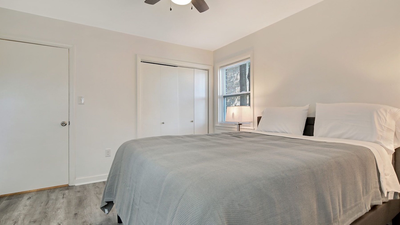 Photo of Bedroom in Midtown
